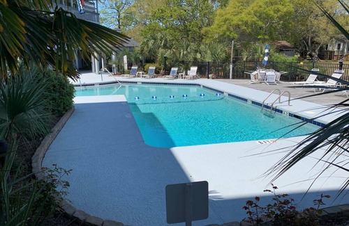 Surfside Beach Condo | Condo ∙ 2 bedrooms ∙ 5 guests