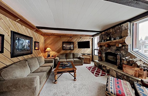 Mammoth Lakes Condo | Condo ∙ 2 bedrooms ∙ 6 guests