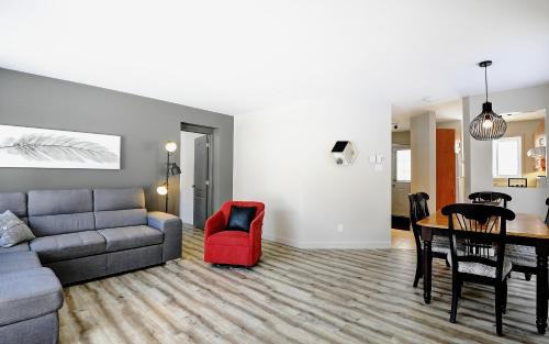 Stoneham Apartment | Condo 204 33 Chemin du Hameau by Les Chalets Alpins