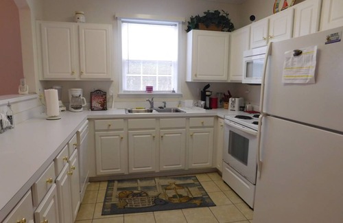 North Myrtle Beach Condo | Condo ∙ 3 bedrooms ∙ 6 guests