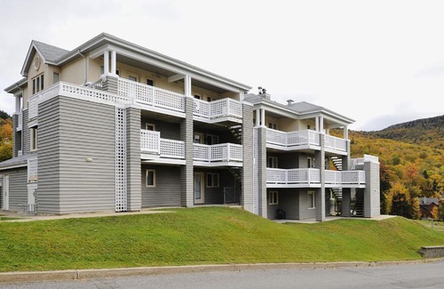 Stoneham Apartment | Condo 41 24 Chemin du Hameau by Les Chalets Alpins