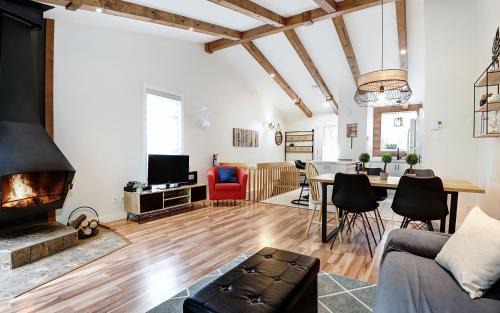 Stoneham Apartment | Condo 47 Chemin de la Corniche by Les Chalets Alpins