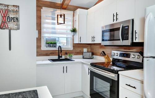 Stoneham Apartment | Condo 47 Chemin de la Corniche by Les Chalets Alpins
