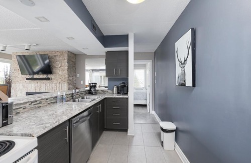 The Blue Mountains House | Condo at Blue Mountain on Ski Run Close to Village