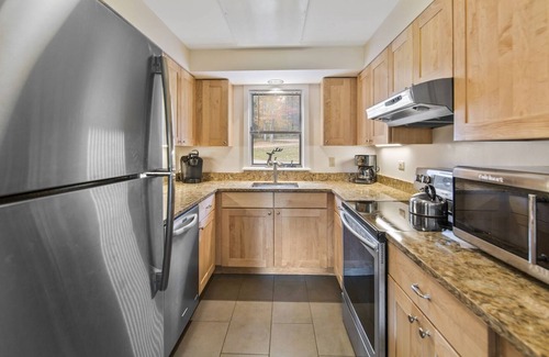 Stowe Area Condo | Condo at Stowe`s Toll House | Ski-in/Ski-out!