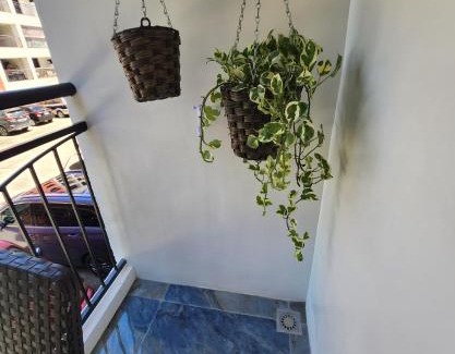 Mactan Export Processing Zone Apartment | Condo Azur Suites B207 near Airport, Netflix, Stylish, Cozy with swimming pool