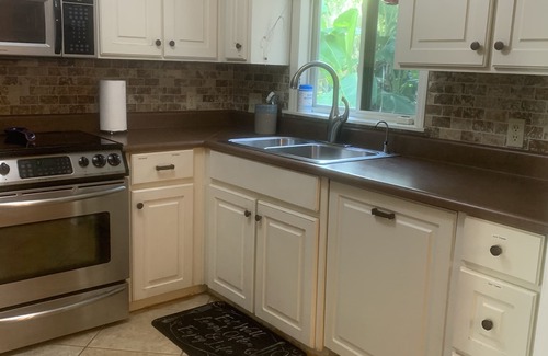 Saint Simons Heights Condo | Condo-Clean, Cozy, Comfy and Convenient