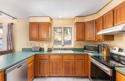 Jackson Condo | Condo close to cross-country trails, golf, town amenities, ski resorts