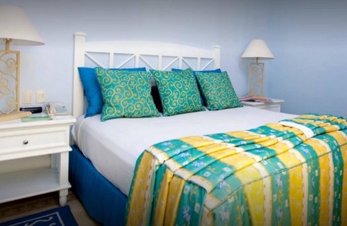 Cerritos Hotel | Condo EM