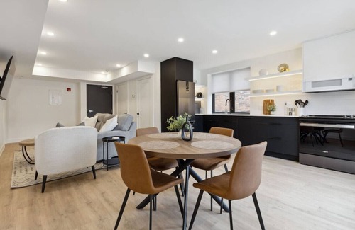 Collingwood Condo | Condo for 4 Overlooking Downtown Collingwood