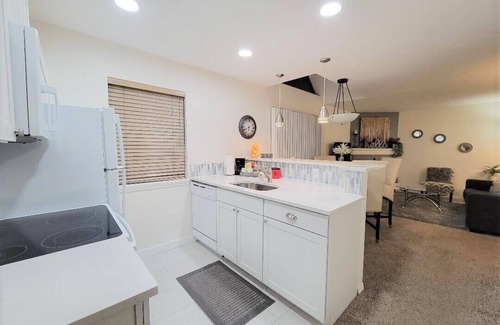 Englewood Condo | Condo In Dtc/centennial/greenwood Village Area - Perfect Locataion