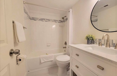 Englewood Condo | Condo In Dtc/centennial/greenwood Village Area - Perfect Locataion