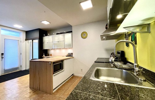 Vieux-Limoilou Condo | Condo in Limoilou with parking