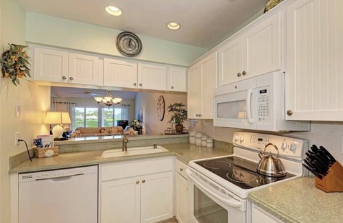 Plantation Condo | Condo in Venice with AMAZING golf and lake view
