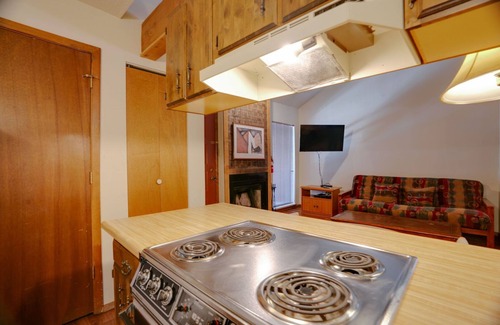 Angel Fire Condo | Condo just a Walk from the Chair Lift