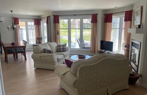 Saint Donat Apartment | Condo Lac Archambault 326