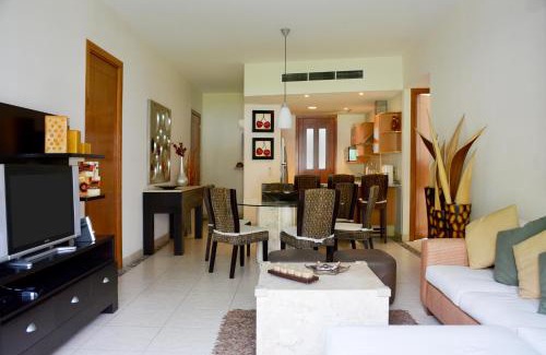 Playa Diamante Apartment | Condo Mayan Lakes