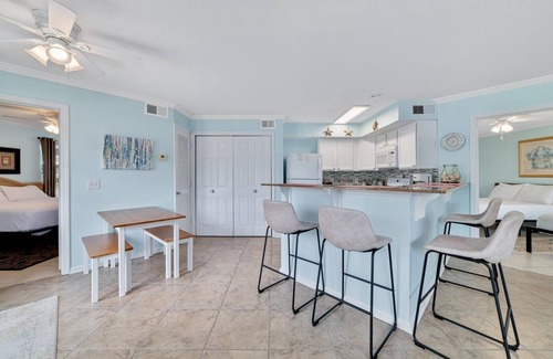 Gulf Shores Condo | Condo Near Ball Tournament Field with Pool
