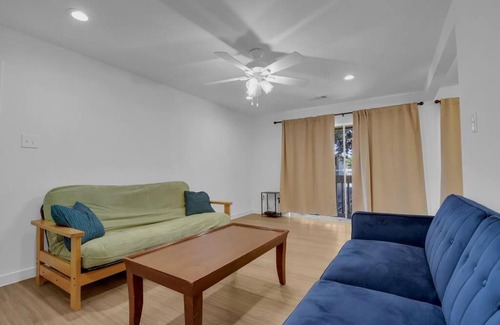 Riverside Apartment | Condo near downtown Austin!