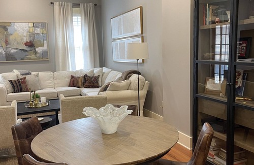 Oxford Condo | Condo on the Square