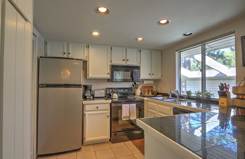 Carbondale Condo | Condo Overlooking Pond w/2 Fly Fishing Badges, Golf, Tennis & 24 Mi. to Aspen!