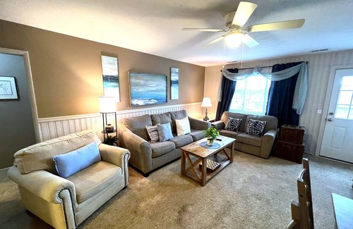 Huron Apartment | Condo Overlooking the Marina!