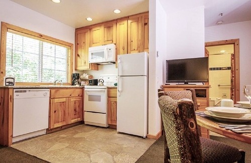 Tahoya Shores House | Condo-Private Beach!
