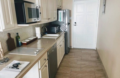Galveston Condo | Condo right on the beach! Stunning seventh floor views!