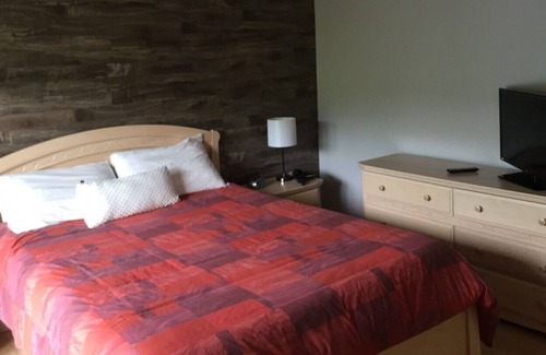 Stoneham Condo | Condo Stoneham, come for the ski, stay for the view.