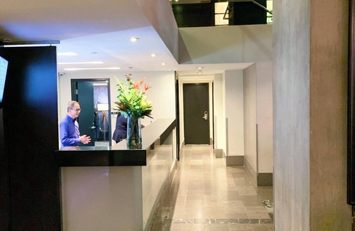 Bay Street Corridor Condo | Condo Studio in Downtown Toronto on Yonge-Dundas