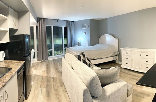 Bay Street Corridor Condo | Condo Studio in Downtown Toronto on Yonge-Dundas