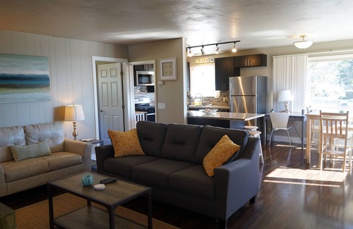 Eastside Santa Cruz Apartment | Condo-Style Santa Cruz Vacation Rental