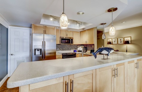 Shelter Cove Condo | Condo w/bay view and balcony - close to the beach