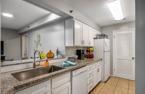 Gulf Lagoon Beach Condo | Condo w/Hot Tub/Pool & Close to Beach + Free Tickets: WonderWorks & More!