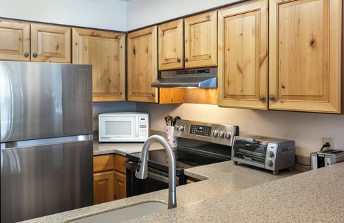 Bigfork Condo | Condo w/private balcony & waterfront views of Flathead Lake - Marina Cay Cozy Condo