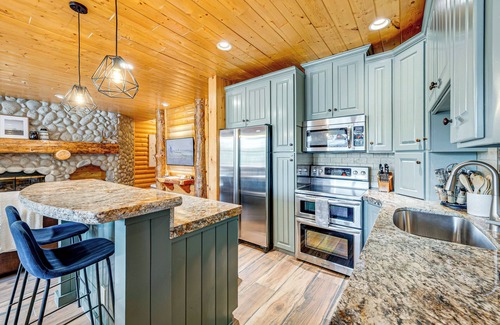 Deer Valley Condo | Condo w/Private Hot Tub at Base of Deer Valley!