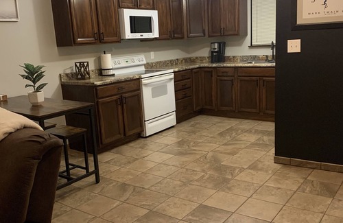 Monroe City Condo | Condo walking distance to Mark twain Lake and Jellystone! Sleeps 8!