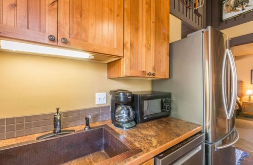 Big Sky Meadow Village House | Condo with community hot tub & spectacular location - Glacier Family Retreat