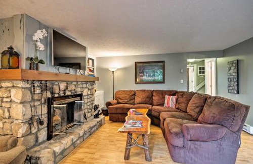 Sugar Mountain Apartment | Condo with Furnished Deck - Walk to Sugar Mountain!
