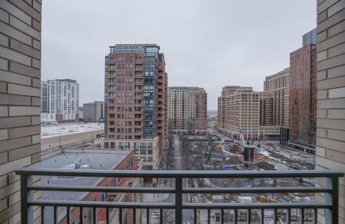 Aurora Highlands Apartment | Condo with Gym and Pool in Pentagon City 8min to DCA