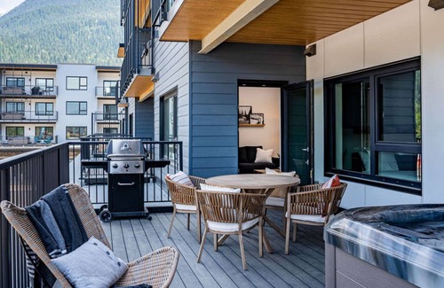 Revelstoke Condo | Condo with Hot Tub-Ghost Peak