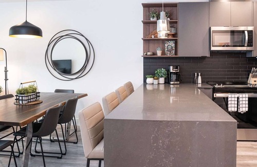 Revelstoke Condo | Condo with Hot Tub - Revylation