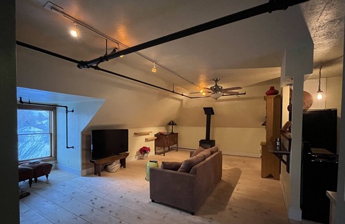 Stevensville Condo | Condo with Mountain Views - 3rd floor of Historic Stevensville Hotel