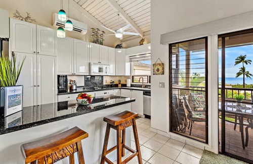 Wailea Condo | Condo with soaring ceilings and ocean views