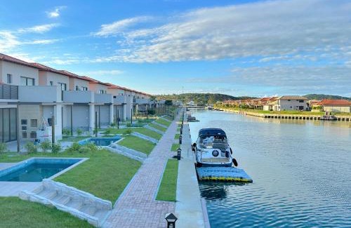 Buzios House | Condomínio Clube Luxo Marina Privativa 5 Suítes