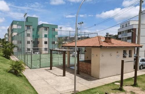 Vespasiano House | Condomínio encantador com estacionamento