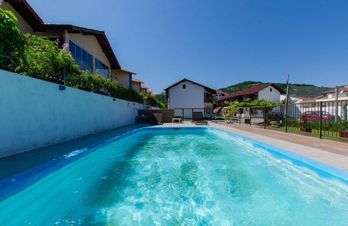 Ponta das Canas Apartment | Condomínio Pé na Areia em Ponta das Canas CA1639