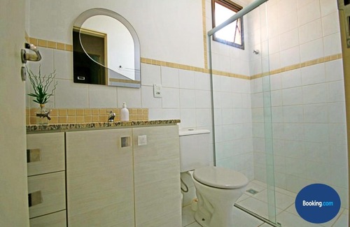 Olimpia House | Condomínio Villaggio, 400 metros do parque! “Ap”