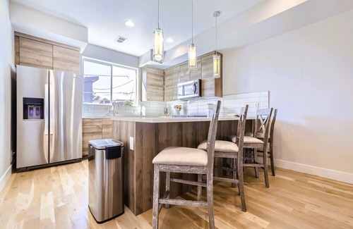 West Colfax House | Conejos Place Rooftop Views Near Broncos Stadium