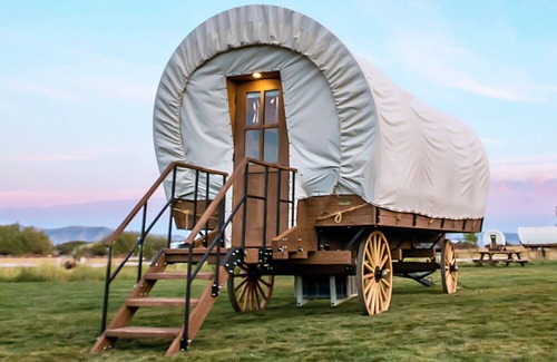 Moreland Cabin | Conestoga Wagon Retreat